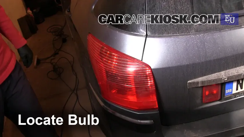 2005 Peugeot 407 SW 2.0L 4 Cyl. Lights